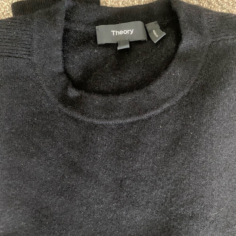 Theory Black Cashmere Sweater Size Medium - EUC